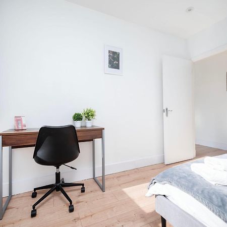 Berwick Street Central Apartments London Bagian luar foto