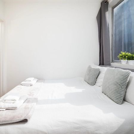 Berwick Street Central Apartments London Bagian luar foto
