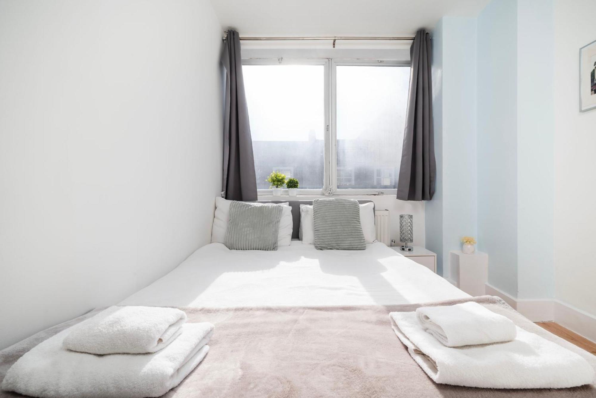 Berwick Street Central Apartments London Bagian luar foto