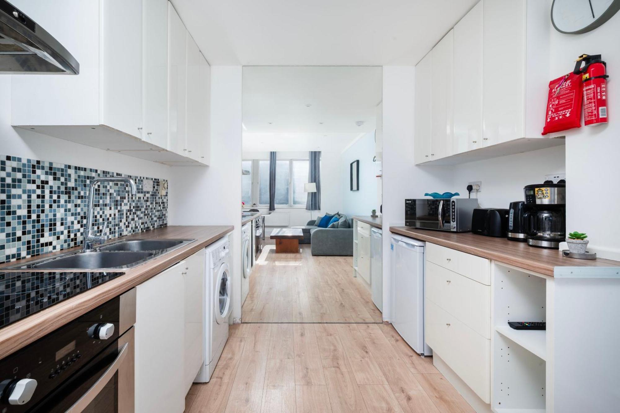 Berwick Street Central Apartments London Bagian luar foto